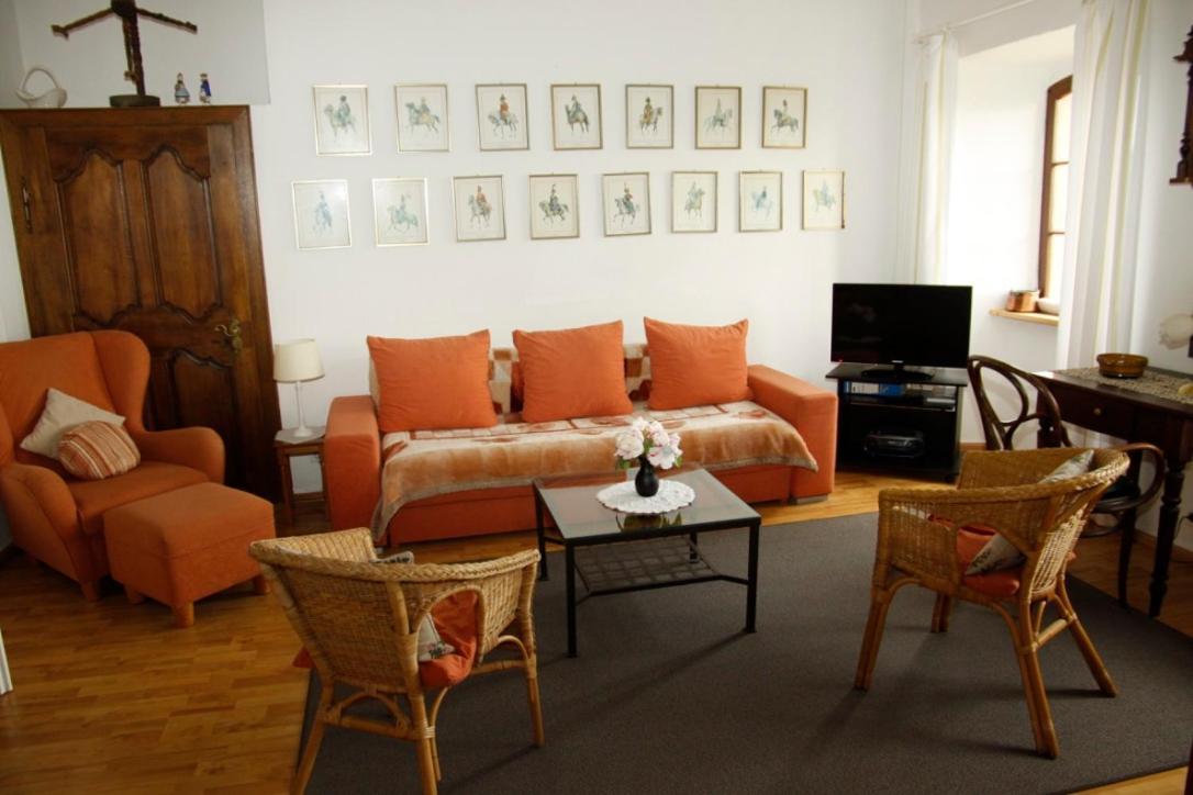 Kapelle - Urlaub Auf Dem Weingut Apartment Maring-Noviand Luaran gambar