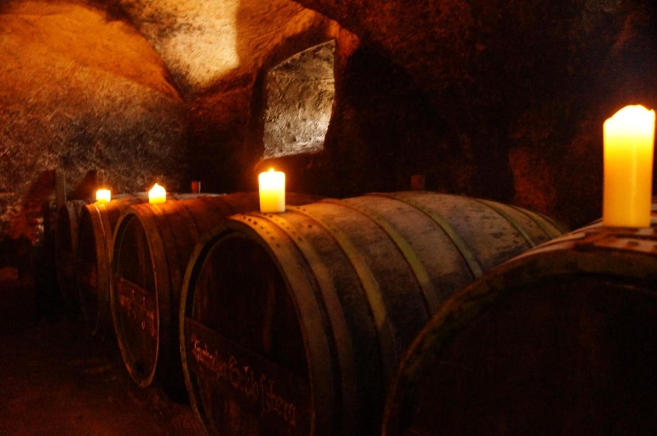 Kapelle - Urlaub Auf Dem Weingut Apartment Maring-Noviand Luaran gambar