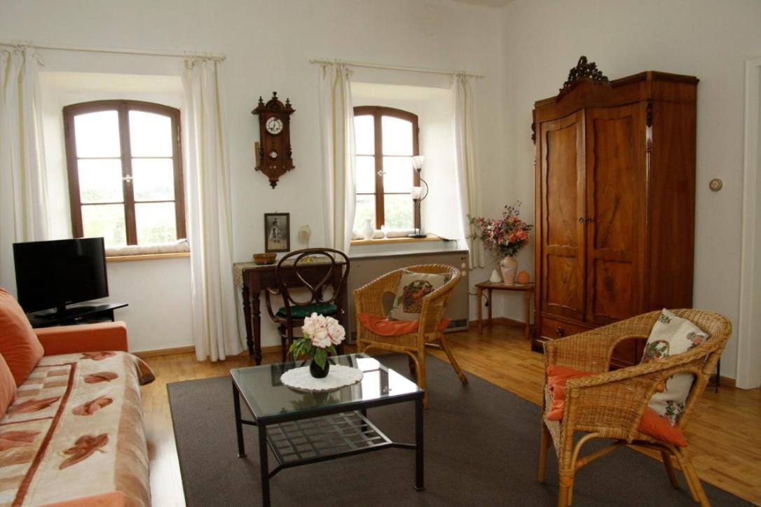 Kapelle - Urlaub Auf Dem Weingut Apartment Maring-Noviand Luaran gambar